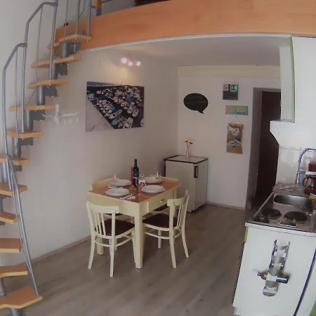 11d Apartment *